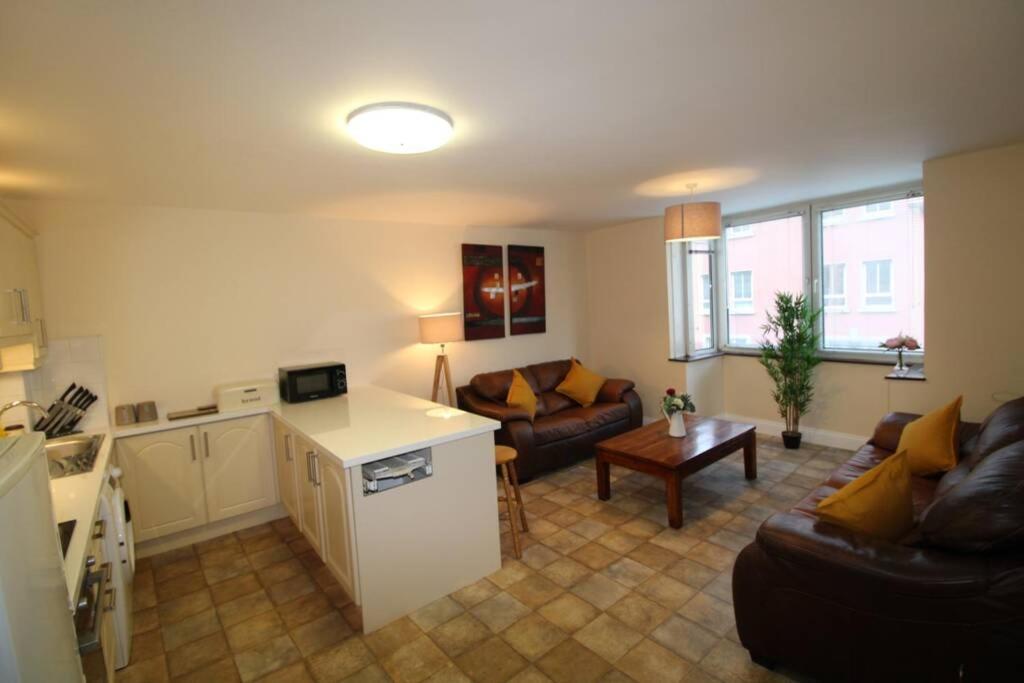 Ferienwohnung Large 3 Bed, Galway City Centre Exterior foto